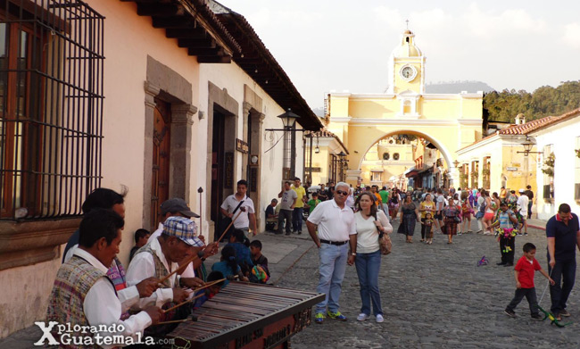 La Calle del Arco, protagonista de cultura y fiesta en La Antigua Guatemala
