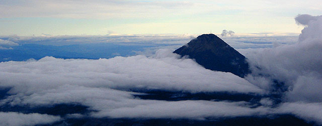 El montañismo y deportes de aventura y los deportes de grupo o equipo