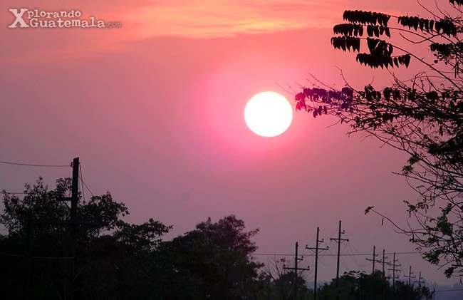 - Atardecer en Petén