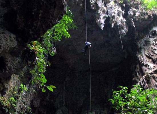 - Visita a Bombil Pek, una cueva interesante