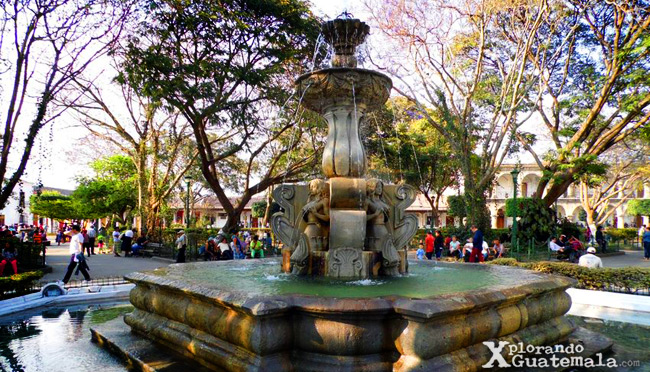Fuente de Las Sirenas y el Parque de La Antigua Guatemala
