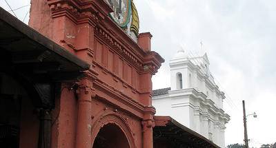 Graderío de Chichicastenango: costumbres que perduraron pese a la cristianización