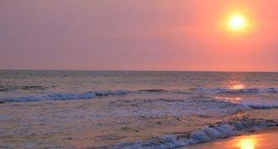 Un atardecer sin igual en la playa de Sipacate