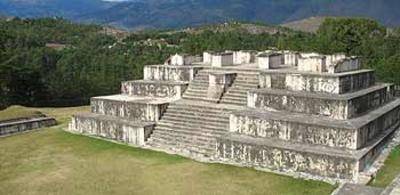 De los mayas a la colonia española