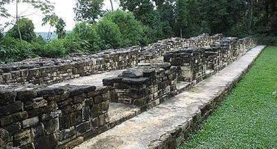 Aguateca en el Petexbatún