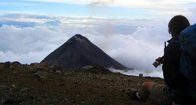 Cómo prepararte para subir volcanes