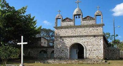 Iglesia de rocas en Santa Rita
