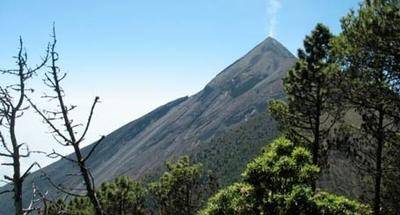 Cima del volcán de Fuego