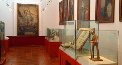 Preservación de documentos y piezas históricas