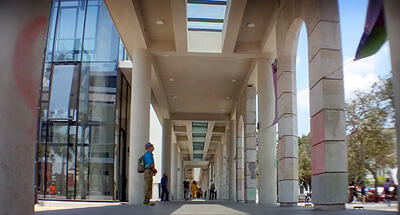 Monumento Portal de la Sexta Avenida