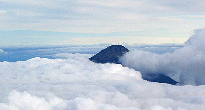 Video: caminando en solitario en el volcán Acatenango
