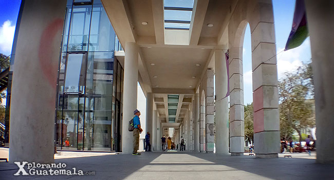 Portal de la Sexta Avenida - interior