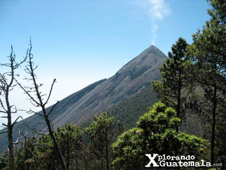Cima del volcán de Fuego