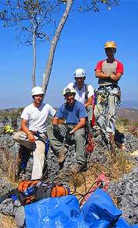 De izquierda a derecha: Emanuel, Giancarlo, Hector y Manuel al finalizar el ascenso.