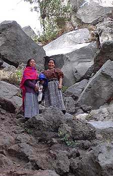 Grutas en Cerro Quemado