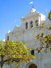 Iglesia principal de Salamá. Foto por Explorador.