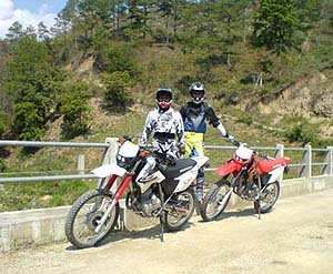 Viajeros Porres en su travesía Moto enduro hacia Pino Dulce