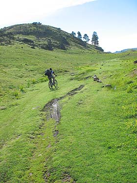 Laguna de Magdalena en Huehuetenango, ruta de bicicleta de montaña