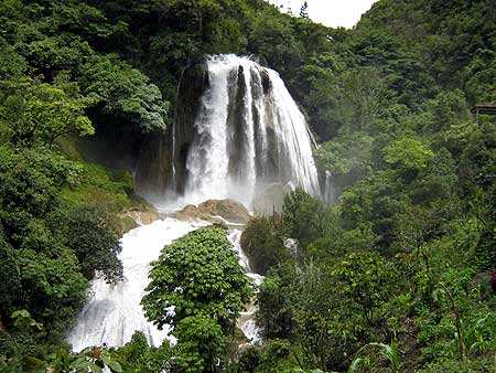 Cascada de Chichel, área Ixil Cascada de Chichel, área Ixil