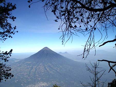 Volcán de Agua tendrá teleférico desde Santa María de Jesús. Volcán de Agua tendrá teleférico desde Santa María de Jesús.