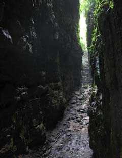 Grieta defensiva de Aguateca. Mayan Master Grieta defensiva de Aguateca. Mayan Master