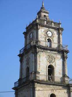 Contiguo a la Iglesia Principal se encuentra un museo que relata historia de Guatemala y del conflicto armado. Contiguo a la Iglesia Principal se encuentra un museo que relata historia de Guatemala y del conflicto armado.
